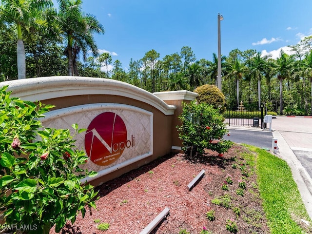 view of community / neighborhood sign