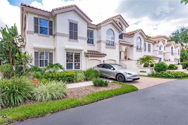 view of mediterranean / spanish-style home