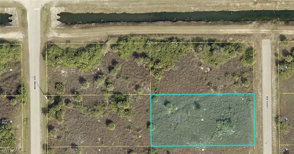 1517 Louis Ave, Lehigh Acres, FL 33972