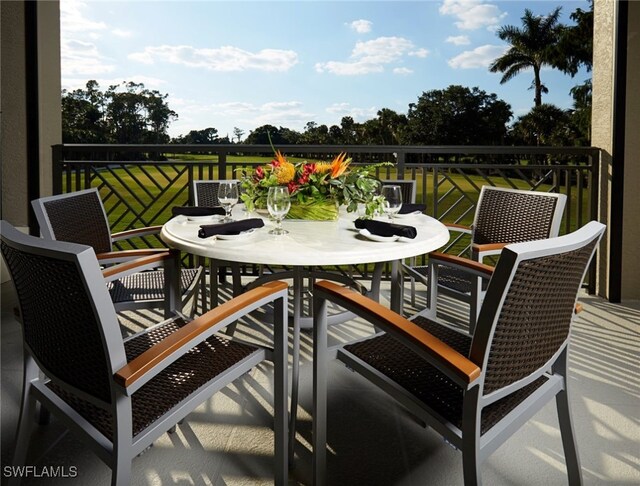 balcony with outdoor dining space