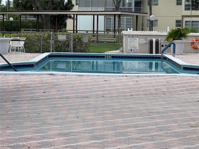 view of swimming pool