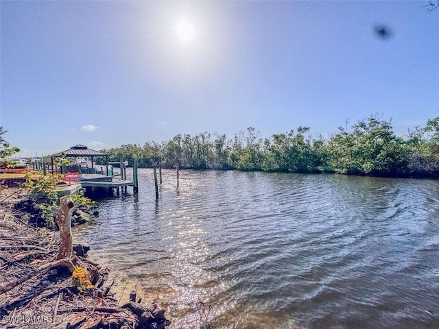 Listing photo 3 for 11761 Isle Of Palms Dr, Fort Myers Beach FL 33931