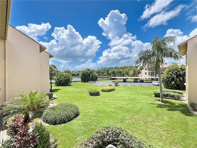 view of yard featuring a water view