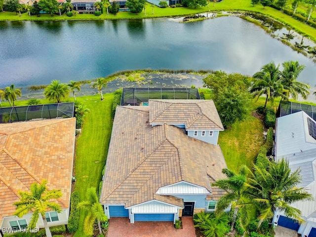 bird's eye view with a water view