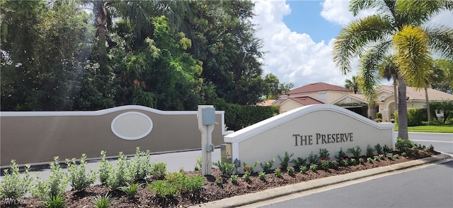 view of community / neighborhood sign