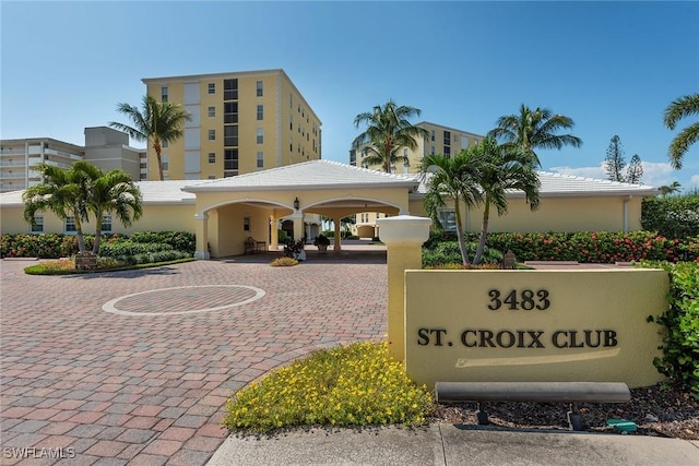 view of community / neighborhood sign