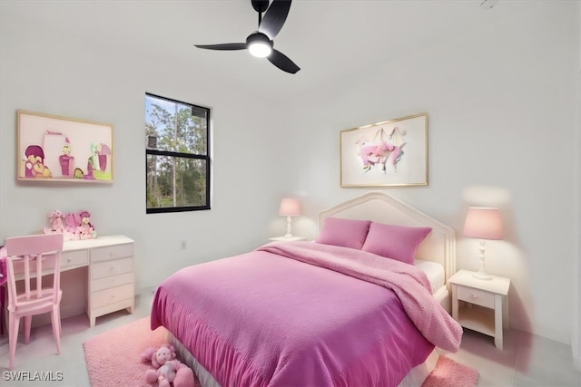 bedroom featuring ceiling fan