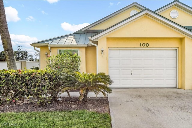 view of front of house featuring a garage