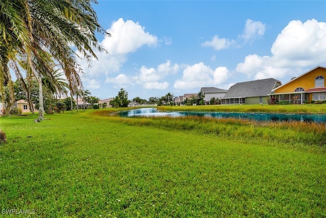 view of yard featuring a water view