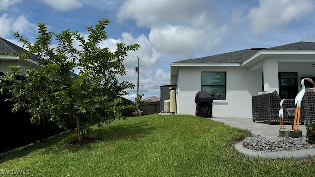 view of yard with a patio area