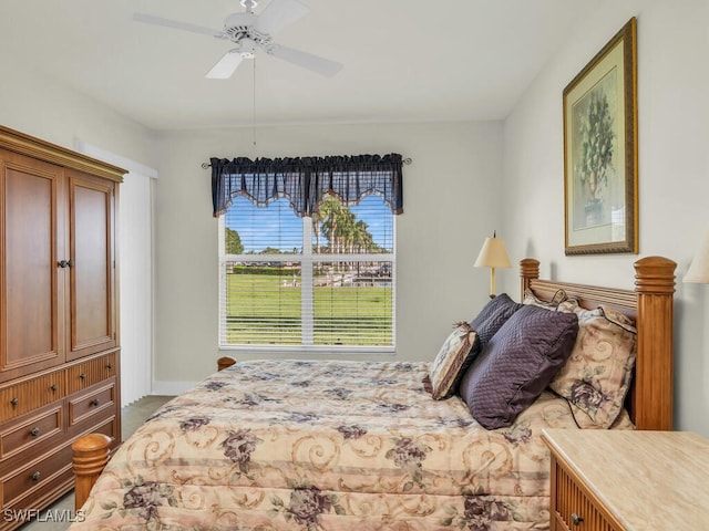 bedroom with ceiling fan