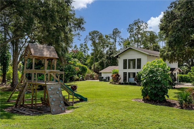 view of yard featuring a playground