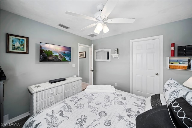 bedroom with ceiling fan