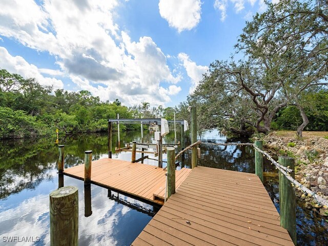 Listing photo 3 for 20684 Charing Cross Cir, Estero FL 33928