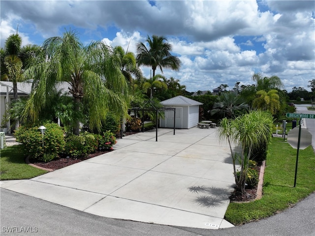 Listing photo 3 for 5583 Brightwood Dr, Fort Myers FL 33905