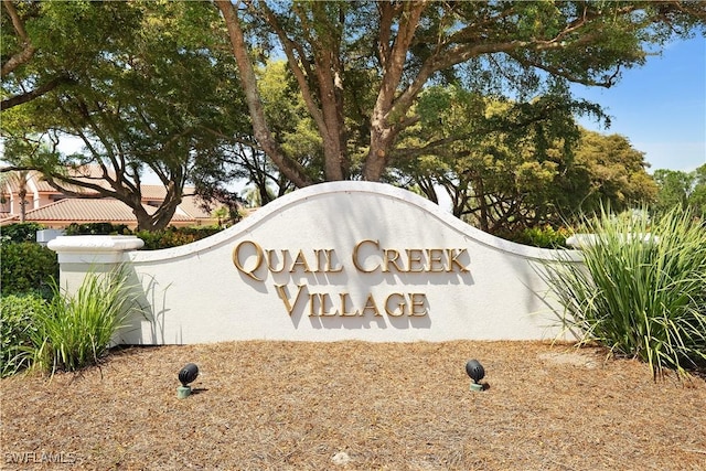 view of community / neighborhood sign