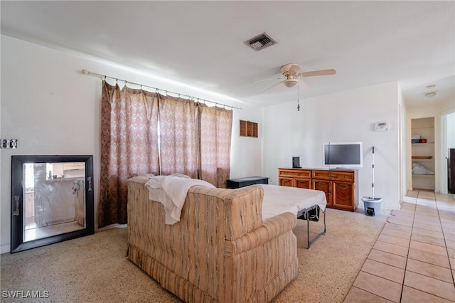 living room featuring ceiling fan