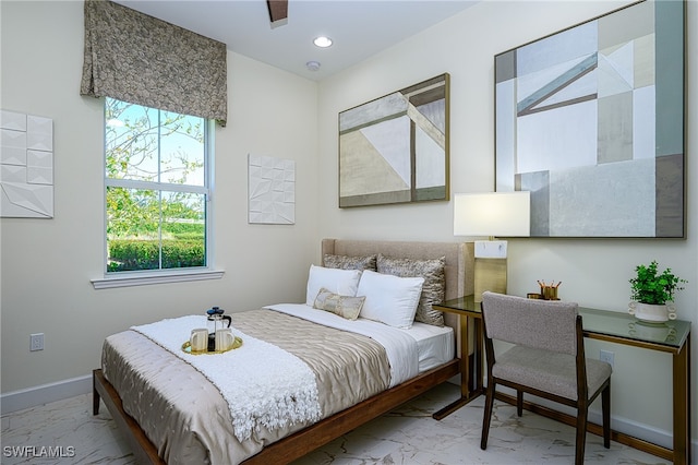 bedroom with ceiling fan