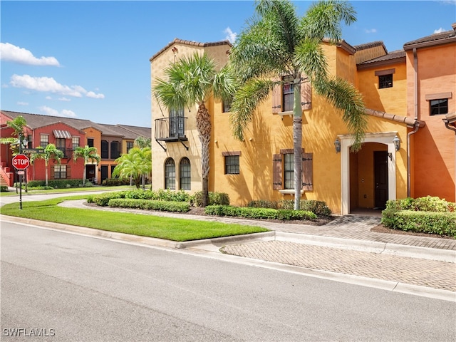 view of mediterranean / spanish-style house