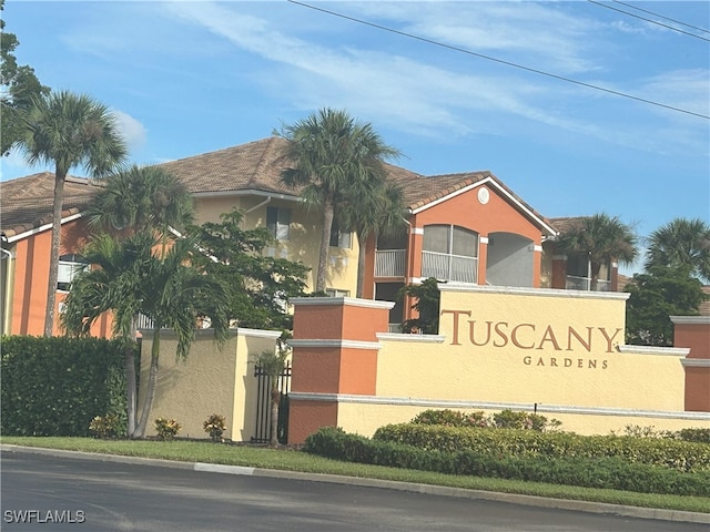 view of community / neighborhood sign