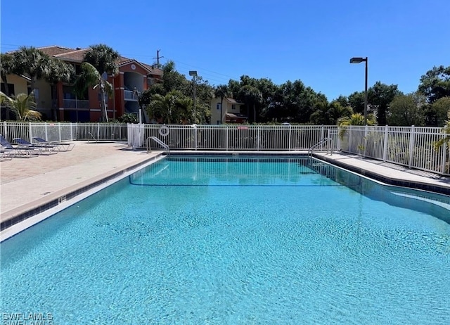 view of swimming pool