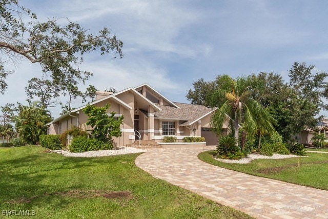 view of front of property with a front yard