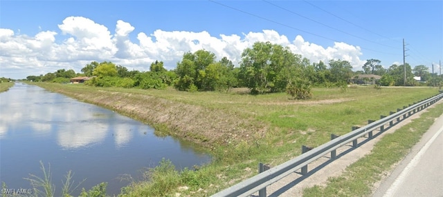 Listing photo 3 for 704 Gunnery Rd N, Lehigh Acres FL 33971