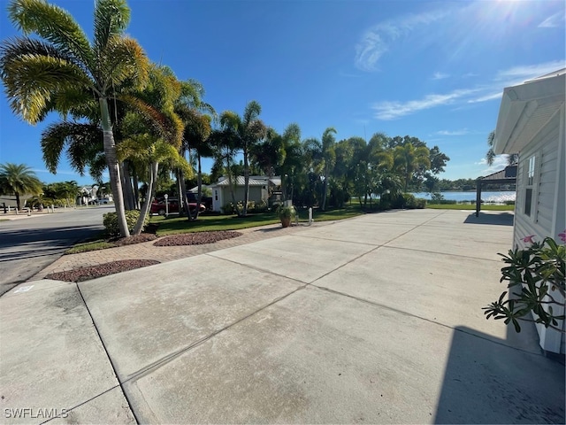 Listing photo 2 for 5584 Brightwood Dr, Fort Myers FL 33905