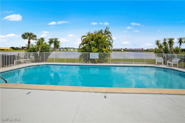 view of swimming pool