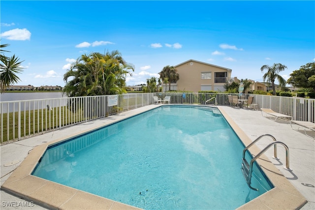 view of swimming pool