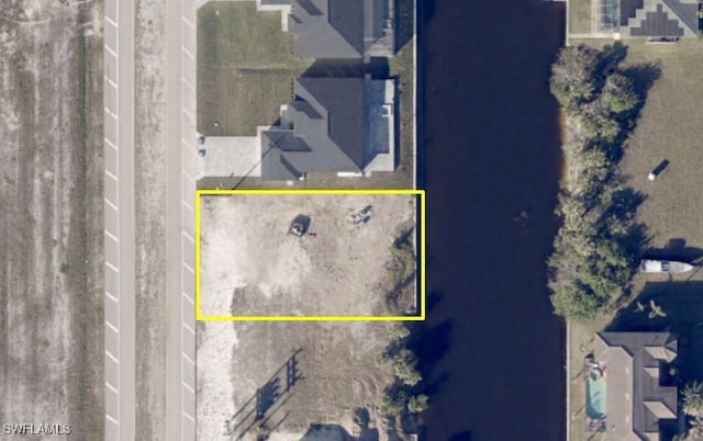 Listing photo 3 for 2021 Old Burnt Store Rd N, Cape Coral FL 33993