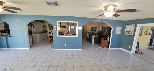 empty room with ceiling fan