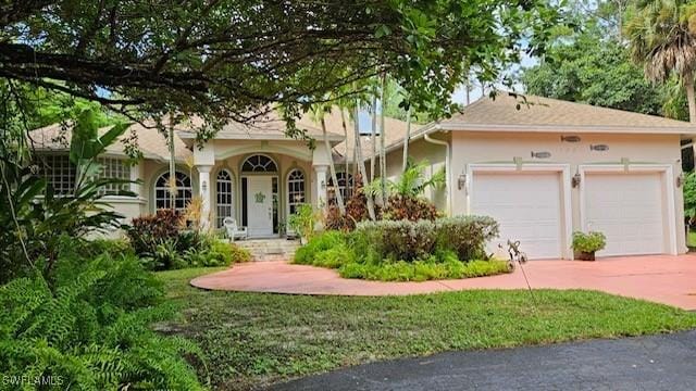 view of front of house featuring a garage