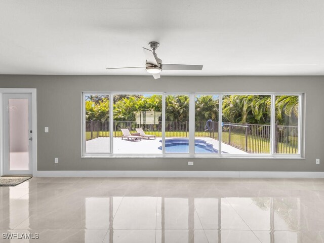 empty room with ceiling fan