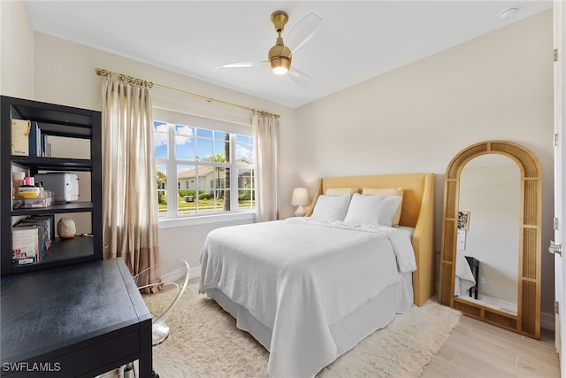 bedroom with ceiling fan