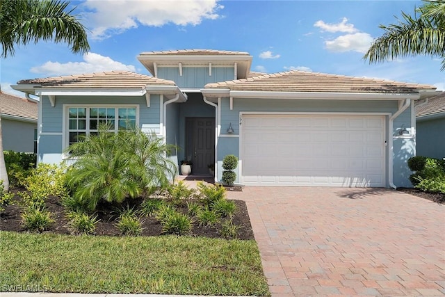 view of front facade with a garage