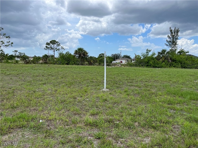 Listing photo 3 for 3000 NE 1st Place, Cape Coral FL 33909