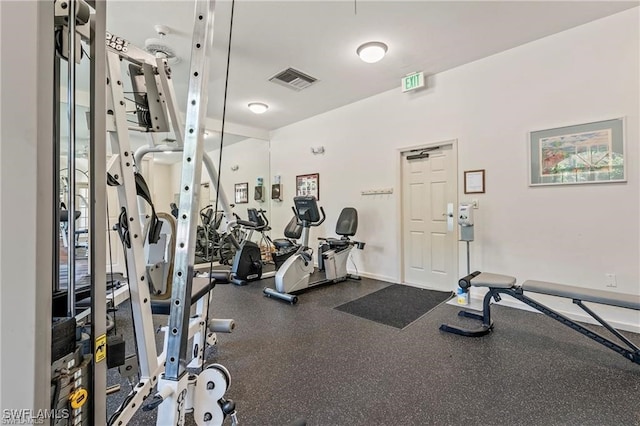 gym with visible vents and baseboards