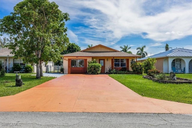 view of front of house featuring a front yard