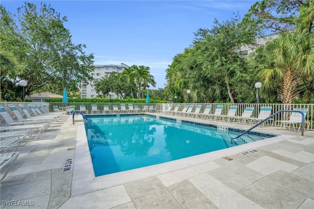 view of swimming pool