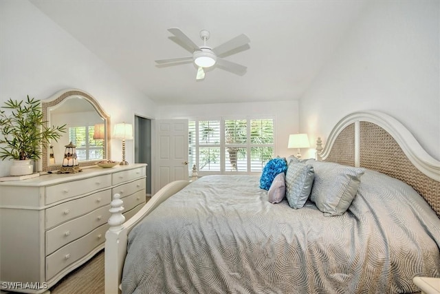 bedroom with ceiling fan