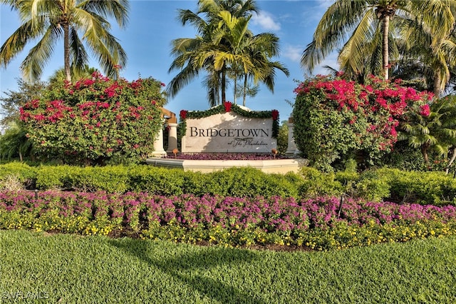 view of community / neighborhood sign