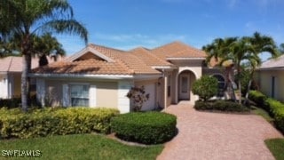 view of mediterranean / spanish-style home