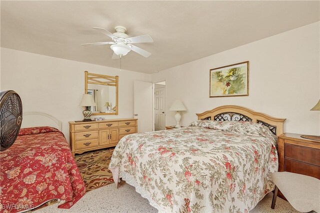 bedroom with ceiling fan