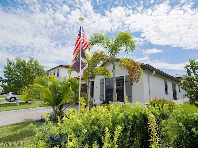 view of home's exterior