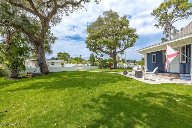 view of yard with a patio