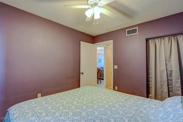 bedroom with ceiling fan