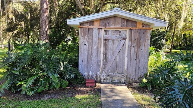 view of outbuilding