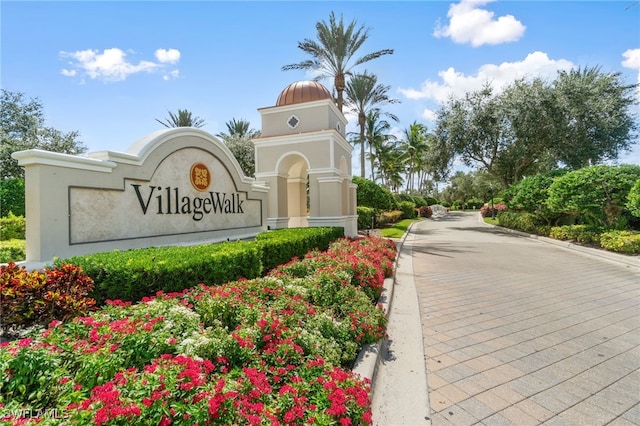 view of community / neighborhood sign