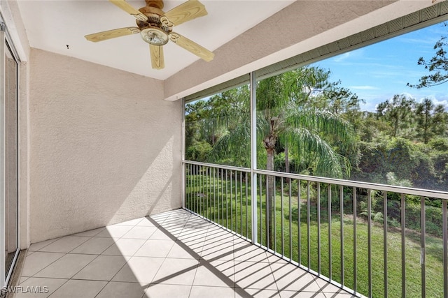 balcony with ceiling fan